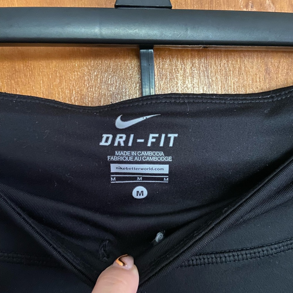 Nike Capris - Picture 2 of 4